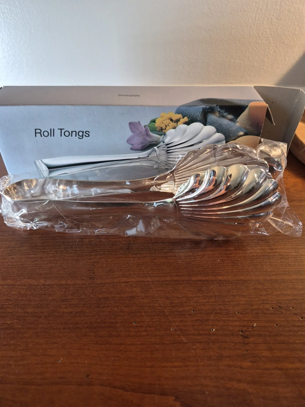 Nwt Oneida Silverplated Roll Tongs For W.M Rogers